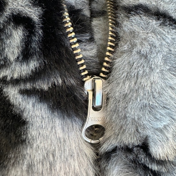 VanDior Faux Fur Jacket - Picture 5 of 12